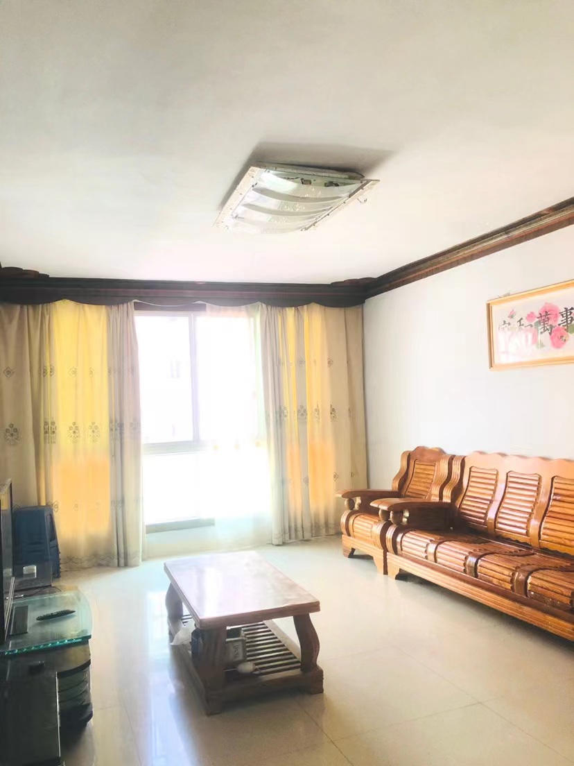 健康巷三室两厅，家具家电齐全